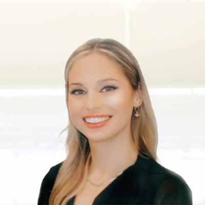 Headshot of Claire Callahan